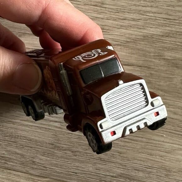 Wegmans Pez Rotisserie Chicken Brown Delivery Truck Working Wheels 2004 - Picture 5 of 9